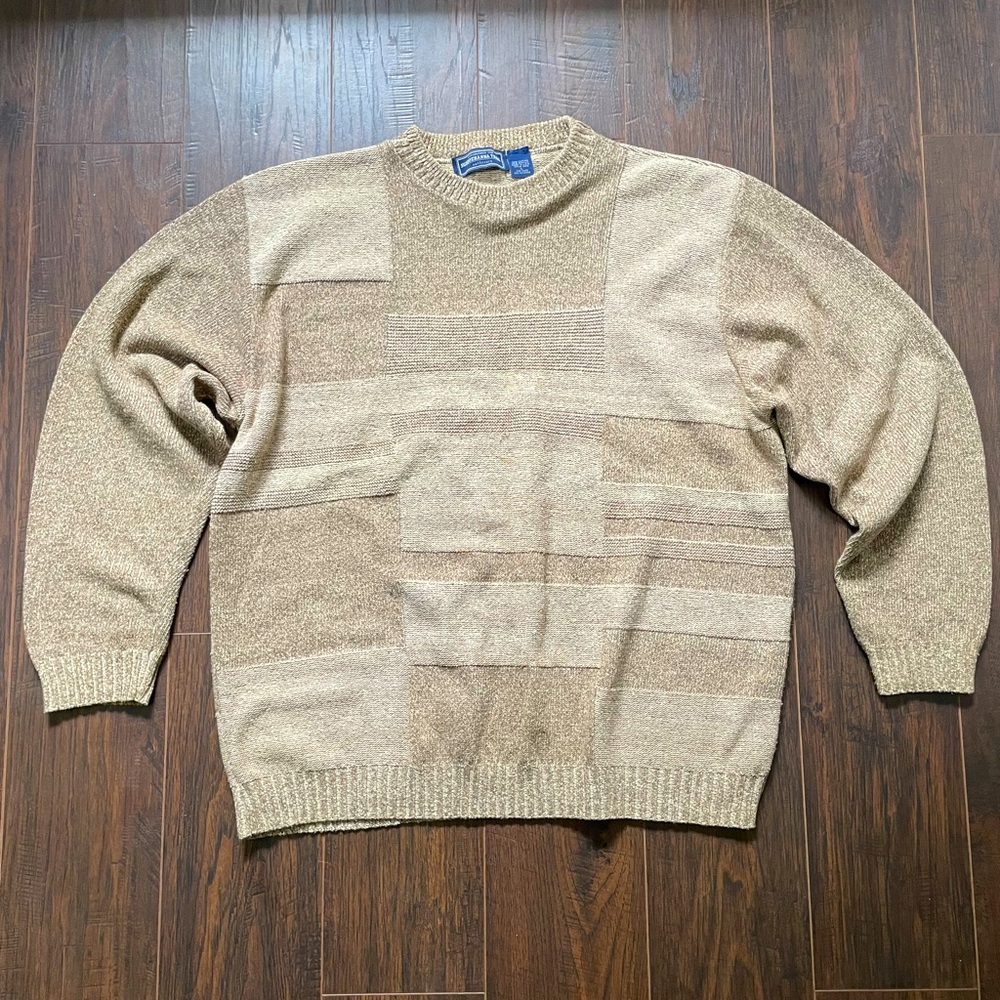 Vintage textured crew neck sweater. Size large.